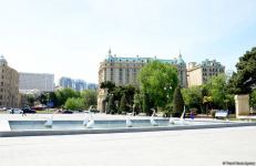 Бакинский бульвар после смягчения карантина (ФОТО)