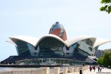 Бакинский бульвар после смягчения карантина (ФОТО)