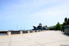 Бакинский бульвар после смягчения карантина (ФОТО)