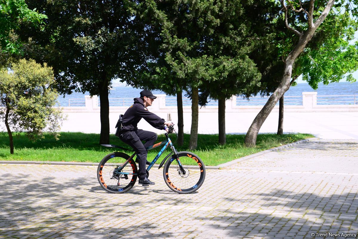 Бакинский бульвар после смягчения карантина (ФОТО)