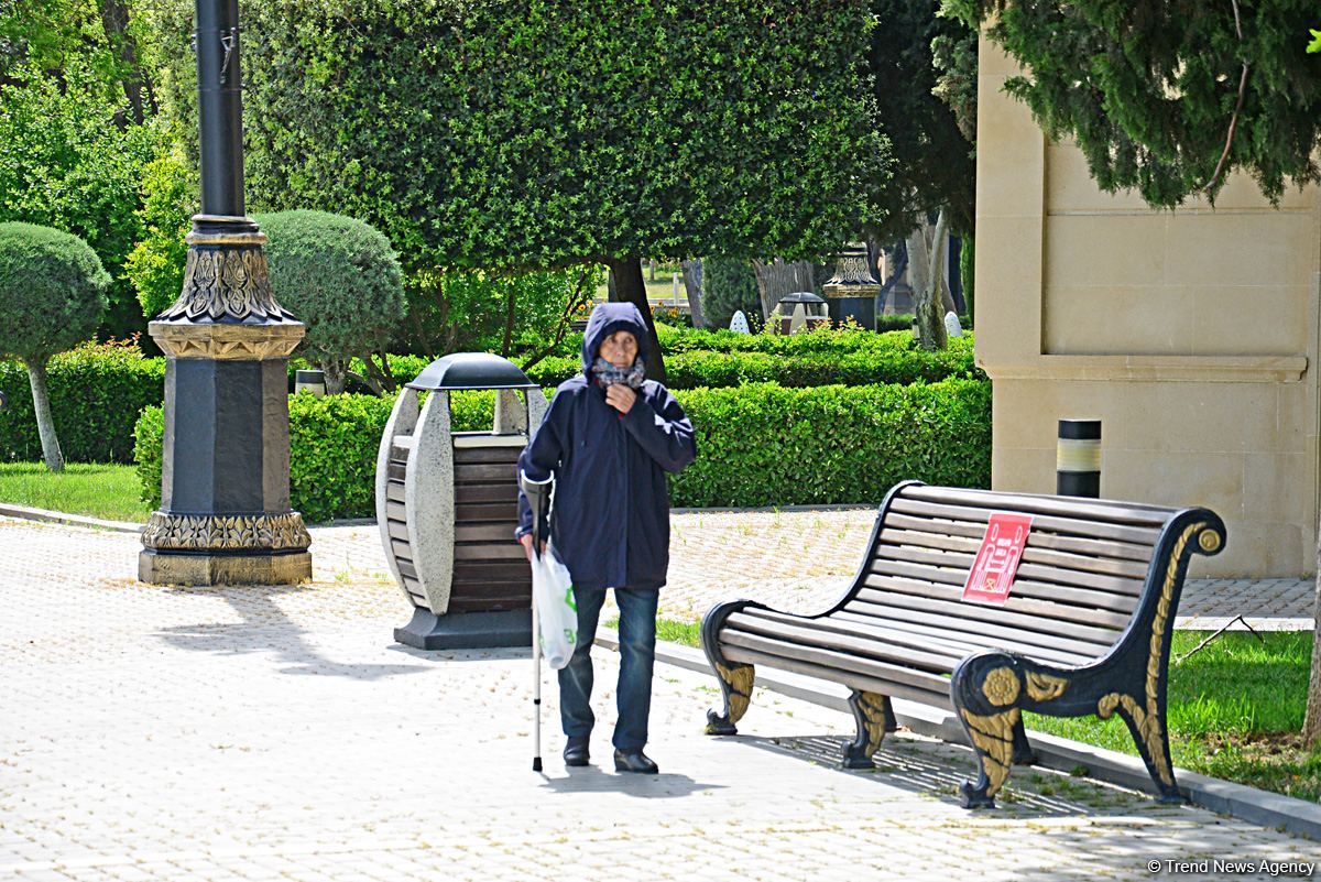 Бакинский бульвар после смягчения карантина (ФОТО)