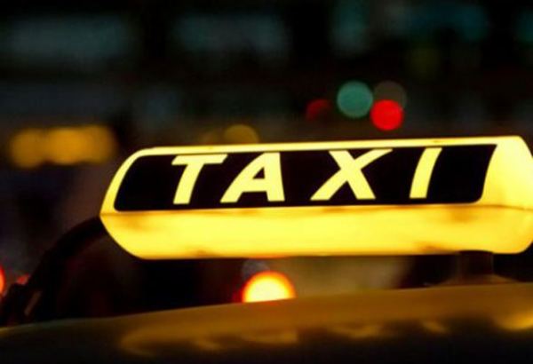 В Азербайджане такси могут работать лишь при наличии знака отличия и прозрачных перегородок