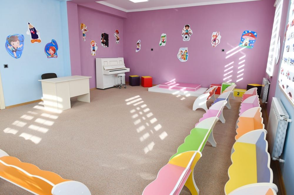 Президент Ильхам Алиев и Первая леди Мехрибан Алиева приняли участие в открытии детсада-яслей, построенного в Шамахе по инициативе Фонда Гейдара Алиева (ФОТО/ВИДЕО) (Версия 2)