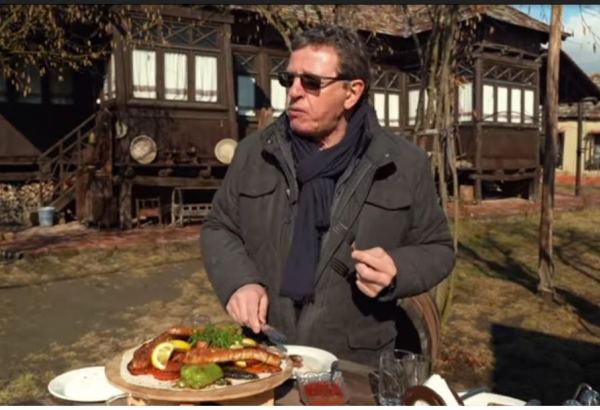 Вкуснейшие кутабы и изысканный кябаб - Михаил Ширвиндт в Габале (ВИДЕО)