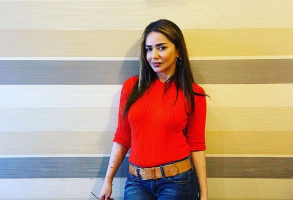 Акриловый и полимерный карантин Фарах Алиевой: Бурлящий океан, Вселенная... (ВИДЕО, ФОТО)