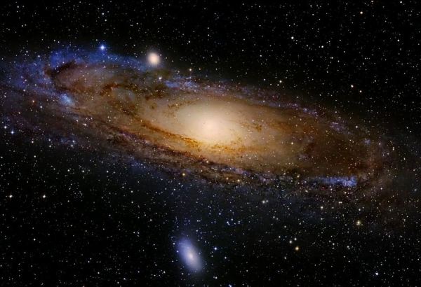 Вселенная вращалась в первые эпохи своего существования