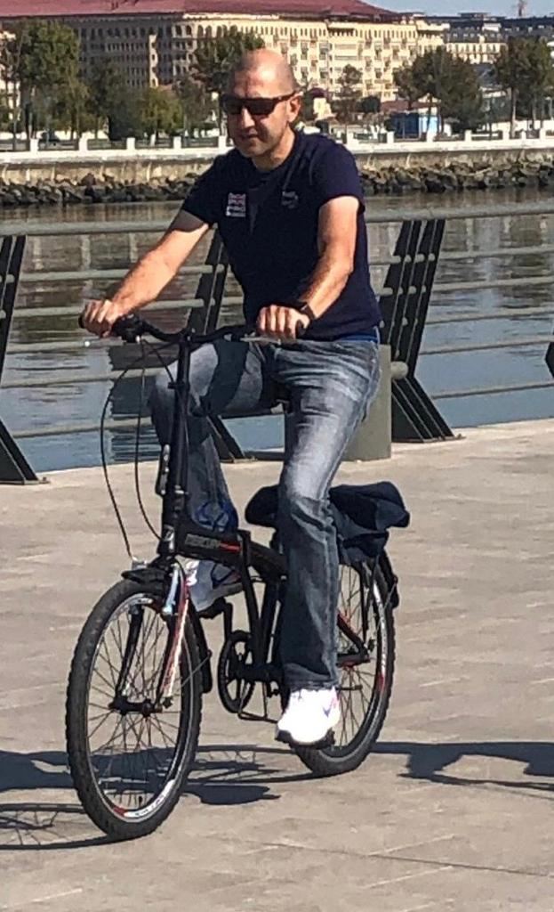 Звезды на колесах. Всемирный день велосипеда в Азербайджане (ФОТО)