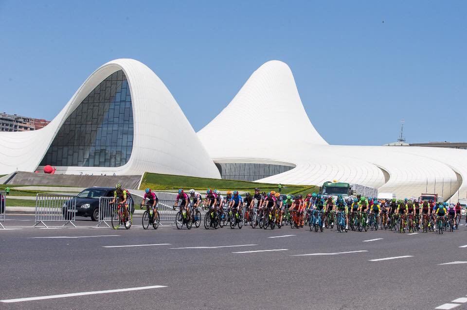 Звезды на колесах. Всемирный день велосипеда в Азербайджане (ФОТО)