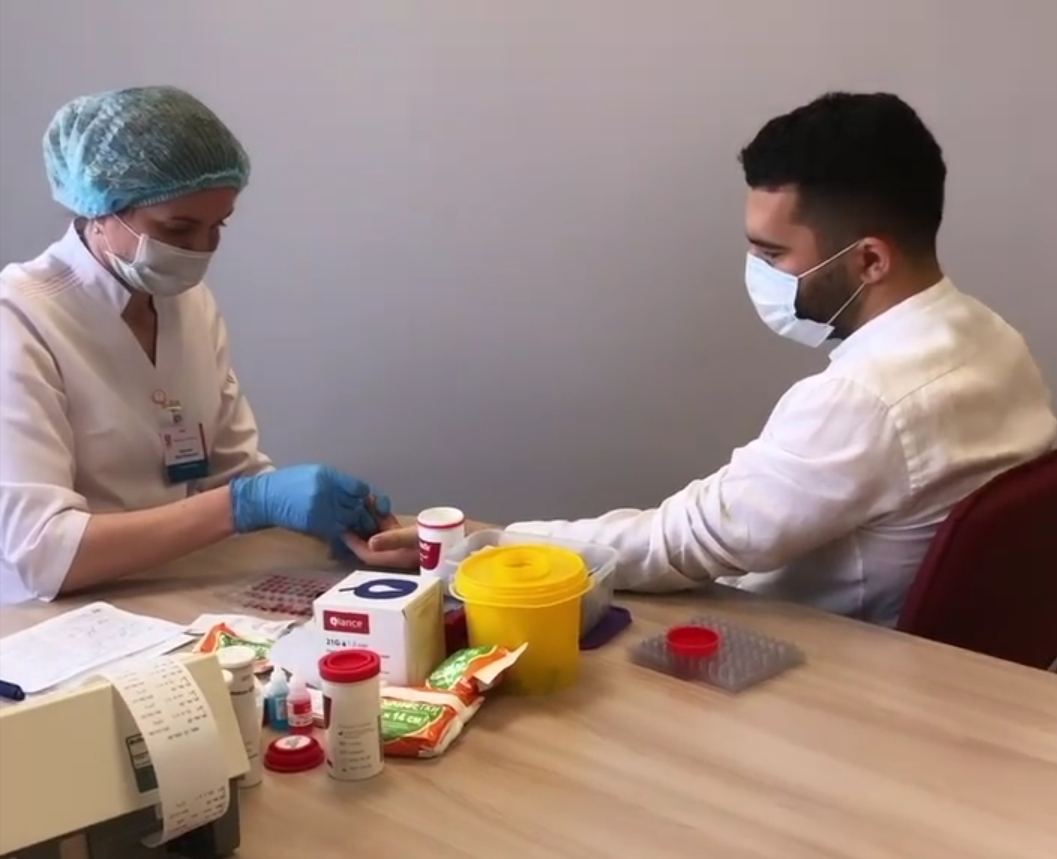 Bahh Tee стал донором крови в России (ФОТО)