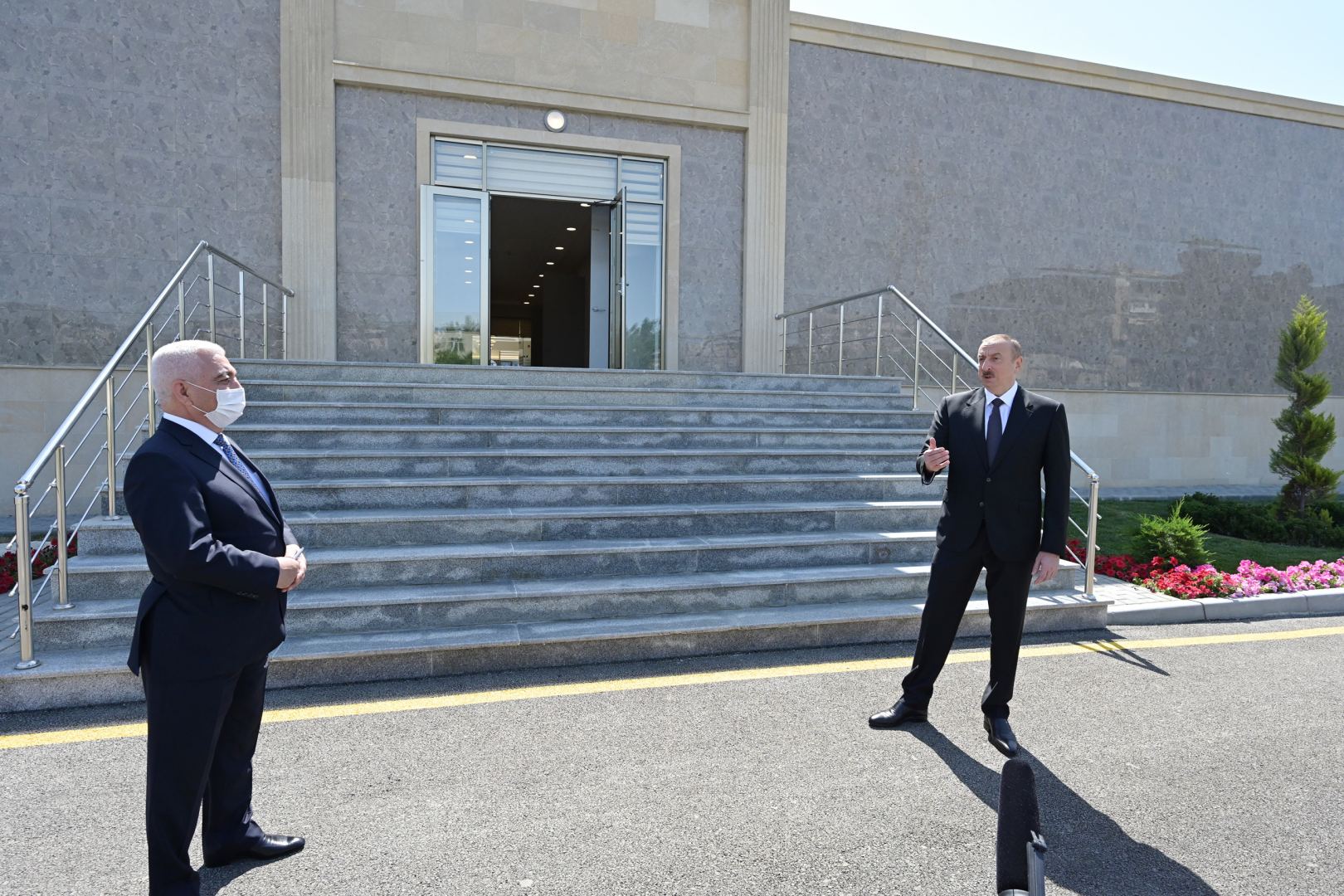 Президент Ильхам Алиев принял участие в открытии в Хатаинском районе Баку подстанции «Ахмедли» ОАО «Азерэнержи»