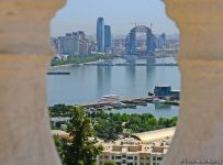 Нагорный парк Баку - взгляд на Каспий, бульвар и столицу  (ФОТО)