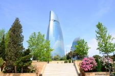 Нагорный парк Баку - взгляд на Каспий, бульвар и столицу  (ФОТО)