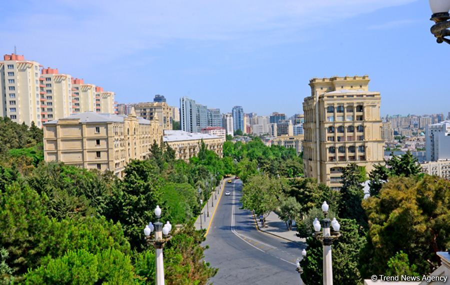 Нагорный парк Баку - взгляд на Каспий, бульвар и столицу  (ФОТО)