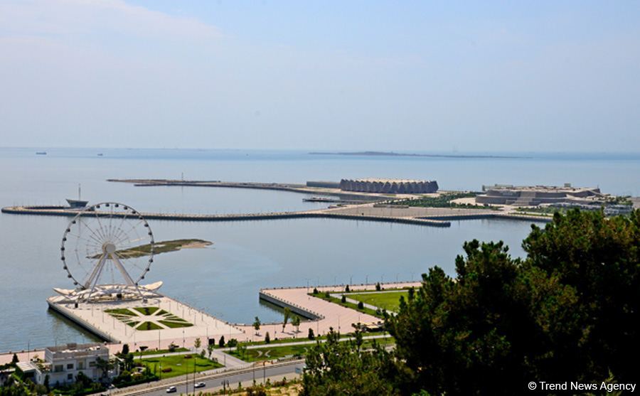 Нагорный парк Баку - взгляд на Каспий, бульвар и столицу  (ФОТО)