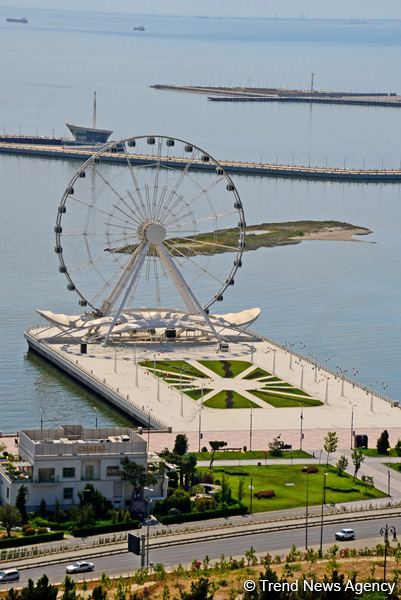 Нагорный парк Баку - взгляд на Каспий, бульвар и столицу  (ФОТО)