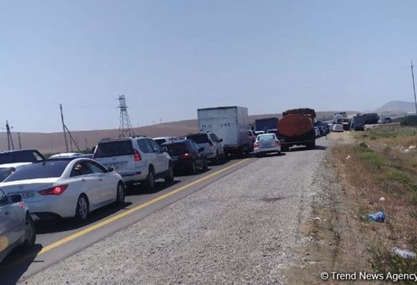 На выезде из Баку наблюдается большой затор (ФОТО)