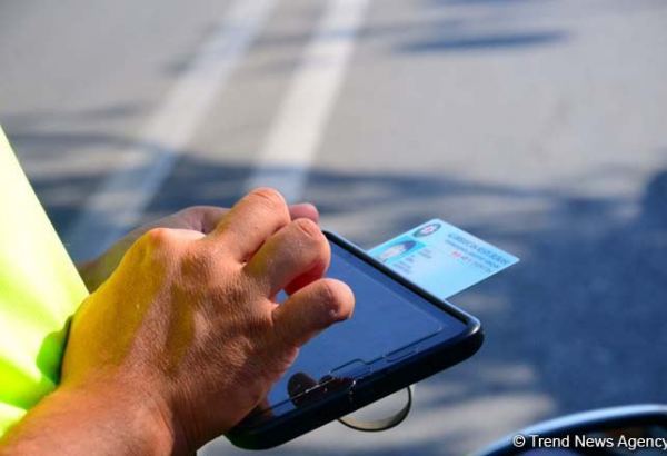 В Азербайджане арестованы в административном порядке водители, пытавшиеся проехать в обход карантинных постов