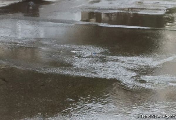 На водопроводе в Баку произошла авария (ФОТО)