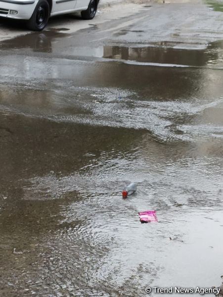 На водопроводе в Баку произошла авария (ФОТО)