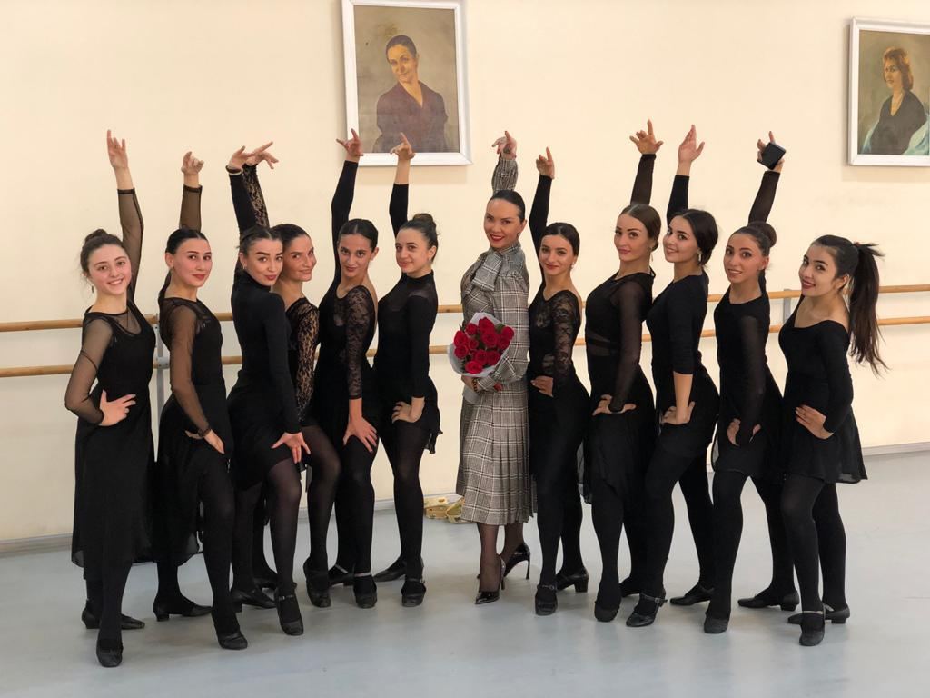 Возвращение к качественному образованию зависит от каждого гражданина – заслуженная артистка Этери Джафарова (ФОТО)