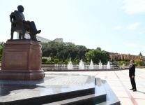 Президент Ильхам Алиев принял участие в открытии надземного пешеходного перехода на улице Неаполя в Баку (ФОТО/ВИДЕО)