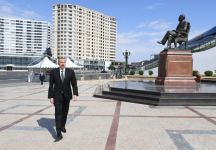 Президент Ильхам Алиев принял участие в открытии надземного пешеходного перехода на улице Неаполя в Баку (ФОТО/ВИДЕО)