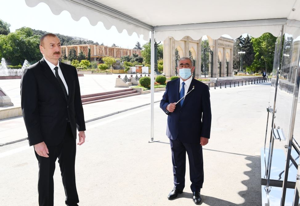 Президент Ильхам Алиев принял участие в открытии надземного пешеходного перехода на улице Неаполя в Баку (ФОТО/ВИДЕО)