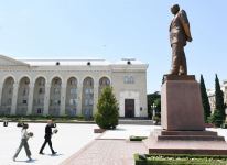 Президент Ильхам Алиев и Первая леди Мехрибан Алиева прибыли в Гянджу (ФОТО) (версия 2)