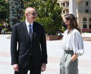 Президент Ильхам Алиев и Первая леди Мехрибан Алиева прибыли в Гянджу (ФОТО) (версия 2)