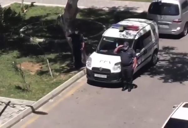 Украинцы и русские восхищены отношением азербайджанских полицейских к гимну (ВИДЕО)