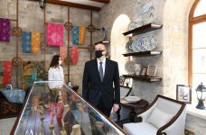 Президент Ильхам Алиев и Первая леди Мехрибан Алиева ознакомились с восстановительно-консервационными работами в части Ичеришехер (ФОТО/ВИДЕО) (версия 3)