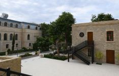 Президент Ильхам Алиев и Первая леди Мехрибан Алиева ознакомились с восстановительно-консервационными работами в части Ичеришехер (ФОТО/ВИДЕО) (версия 3)