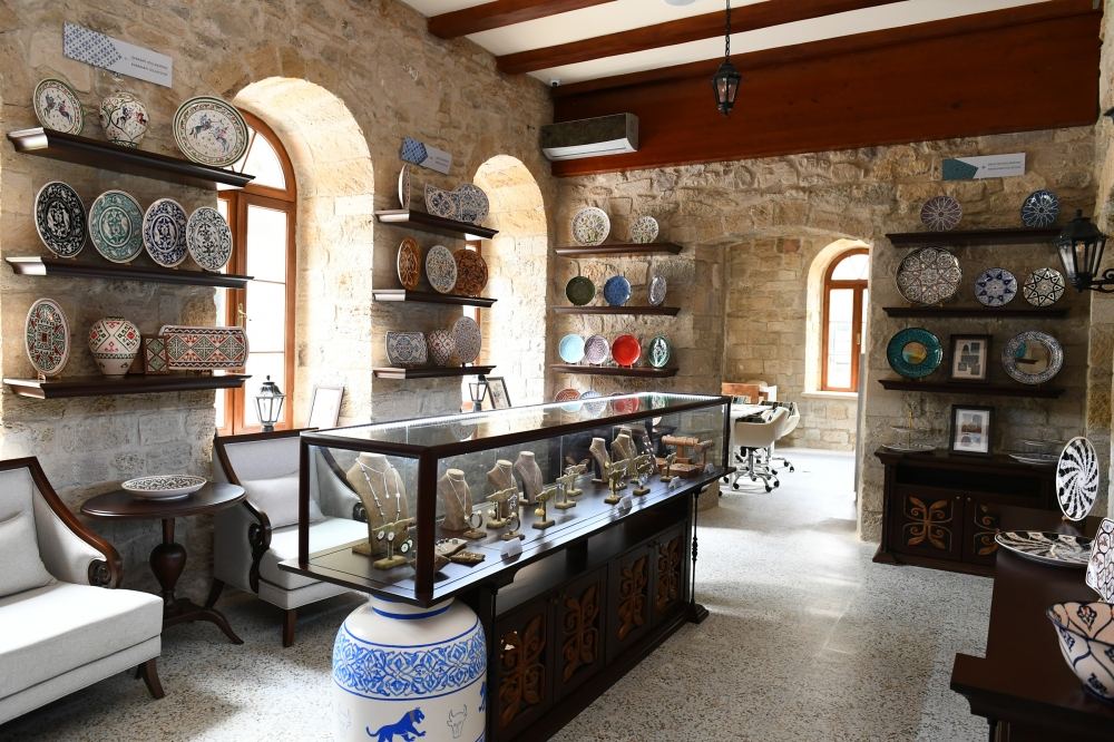 Президент Ильхам Алиев и Первая леди Мехрибан Алиева ознакомились с восстановительно-консервационными работами в части Ичеришехер (ФОТО/ВИДЕО) (версия 3)