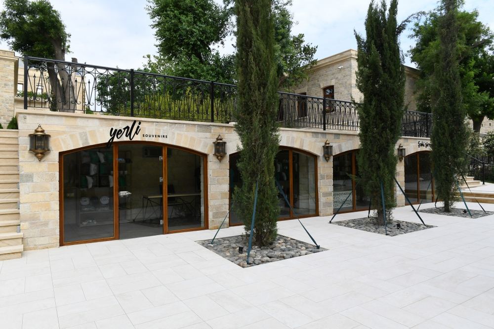 Президент Ильхам Алиев и Первая леди Мехрибан Алиева ознакомились с восстановительно-консервационными работами в части Ичеришехер (ФОТО/ВИДЕО) (версия 3)