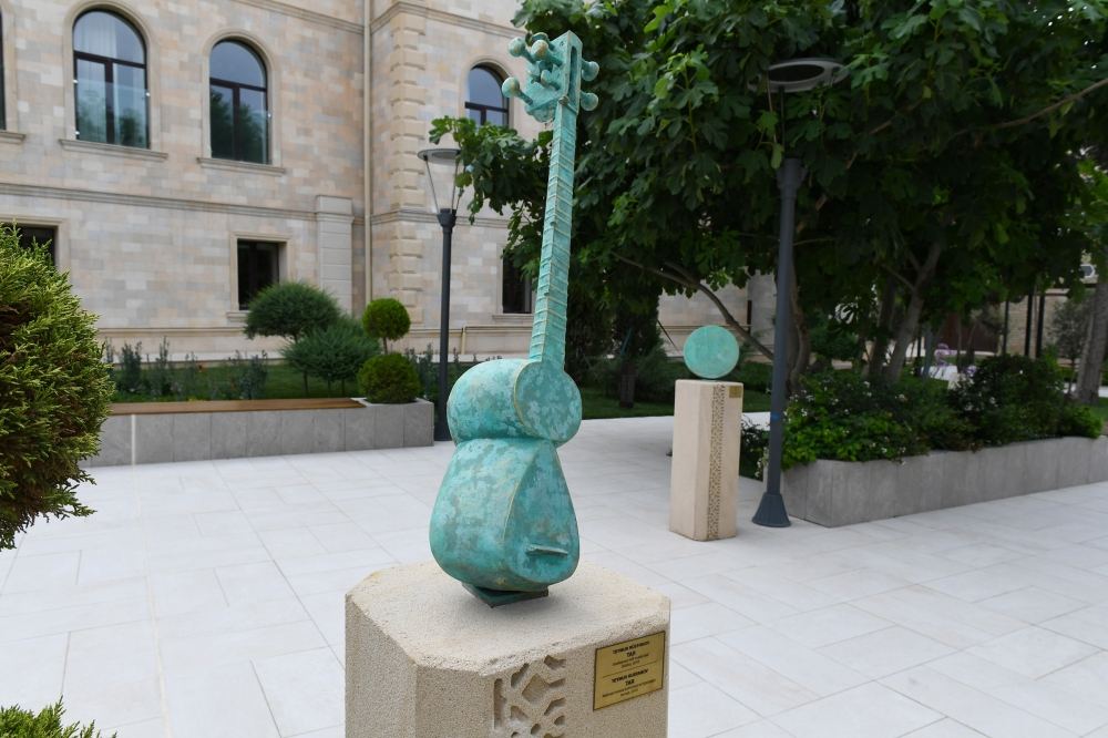 Президент Ильхам Алиев и Первая леди Мехрибан Алиева ознакомились с восстановительно-консервационными работами в части Ичеришехер (ФОТО/ВИДЕО) (версия 3)