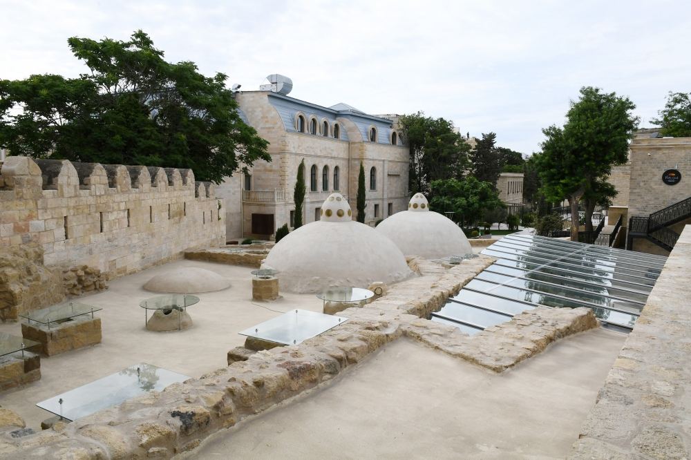 Президент Ильхам Алиев и Первая леди Мехрибан Алиева ознакомились с восстановительно-консервационными работами в части Ичеришехер (ФОТО/ВИДЕО) (версия 3)