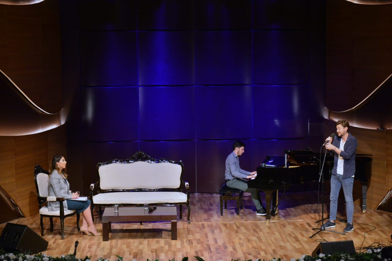 Победитель "Евровидения" на сцене Международного центра мугама (ФОТО)