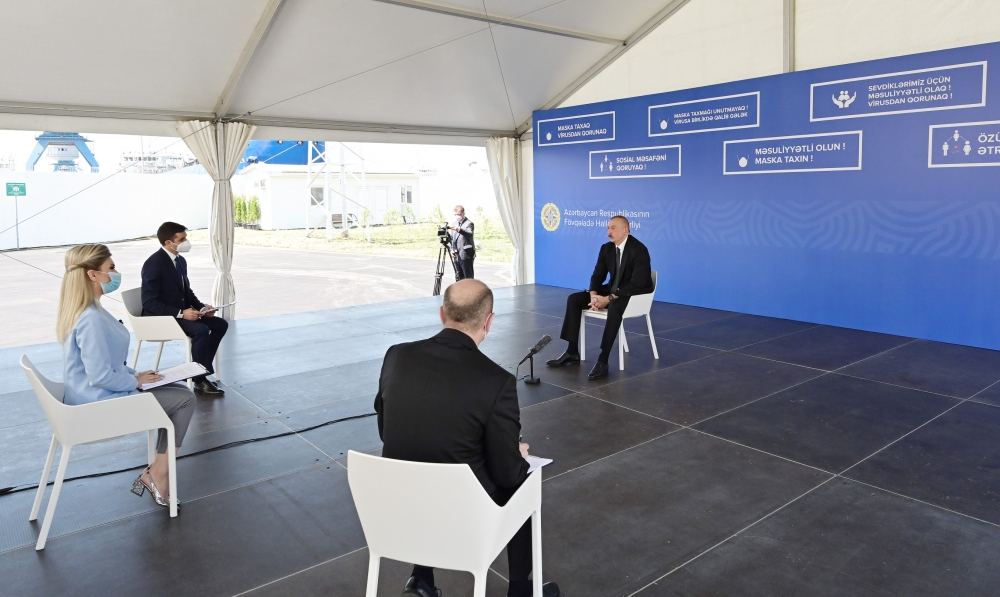 Президент Ильхам Алиев и Первая леди Мехрибан Алиева приняли участие в открытии модульного госпиталя для лечения больных коронавирусом в Баку (ФОТО/ВИДЕО)