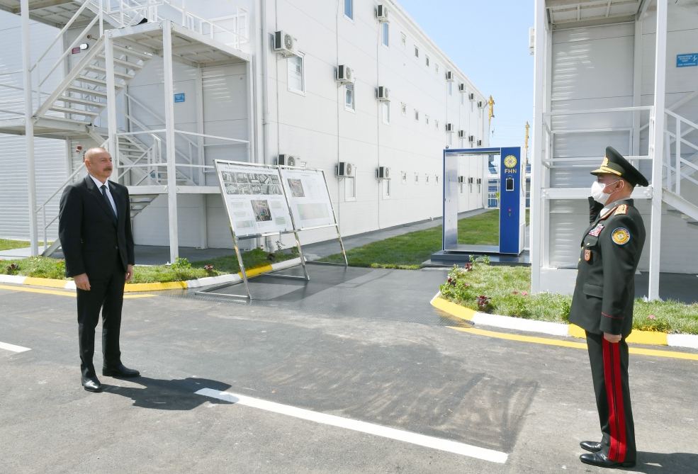 Президент Ильхам Алиев и Первая леди Мехрибан Алиева приняли участие в открытии модульного госпиталя для лечения больных коронавирусом в Баку (ФОТО/ВИДЕО)