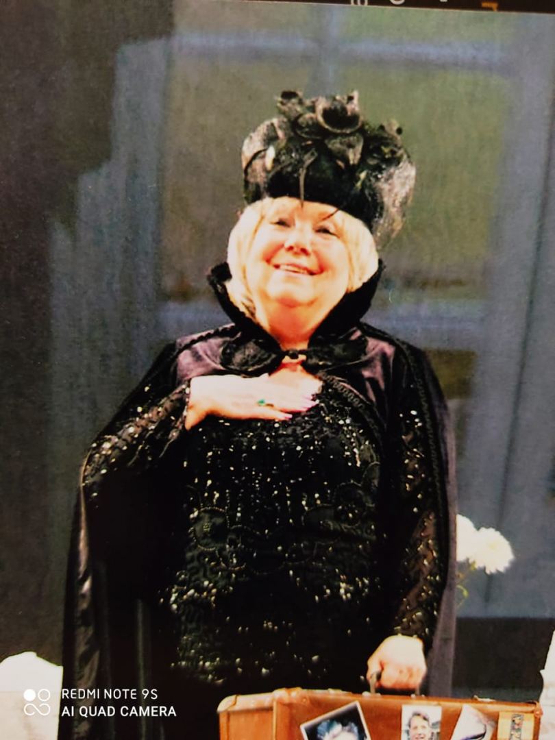 Народные артисты Сафа Мирзагасанов и Евгения Невмержицкая признались в любви к родному театру (ФОТО)