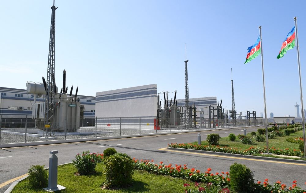 Президент Ильхам Алиев и Первая леди Мехрибан Алиева приняли участие в открытии подстанции "Беюкшор" (ФОТО)