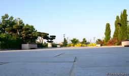 Оазис в центре Баку - под открытым небом у озера с синеватой чистой водой (ФОТО)