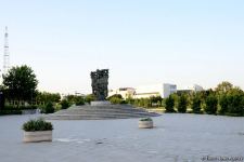 Оазис в центре Баку - под открытым небом у озера с синеватой чистой водой (ФОТО)