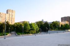 Оазис в центре Баку - под открытым небом у озера с синеватой чистой водой (ФОТО)