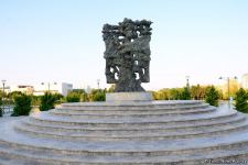 Оазис в центре Баку - под открытым небом у озера с синеватой чистой водой (ФОТО)