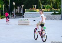 Оазис в центре Баку - под открытым небом у озера с синеватой чистой водой (ФОТО)