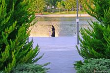 Оазис в центре Баку - под открытым небом у озера с синеватой чистой водой (ФОТО)