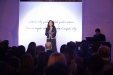 Гюльзар Гурбанова отмечает юбилей: Черно-белые клавиши пианино – такова и наша жизнь (ФОТО)