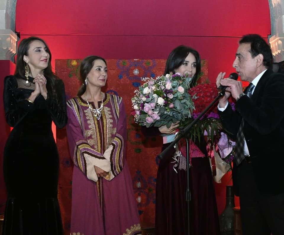 Гюльзар Гурбанова отмечает юбилей: Черно-белые клавиши пианино – такова и наша жизнь (ФОТО)