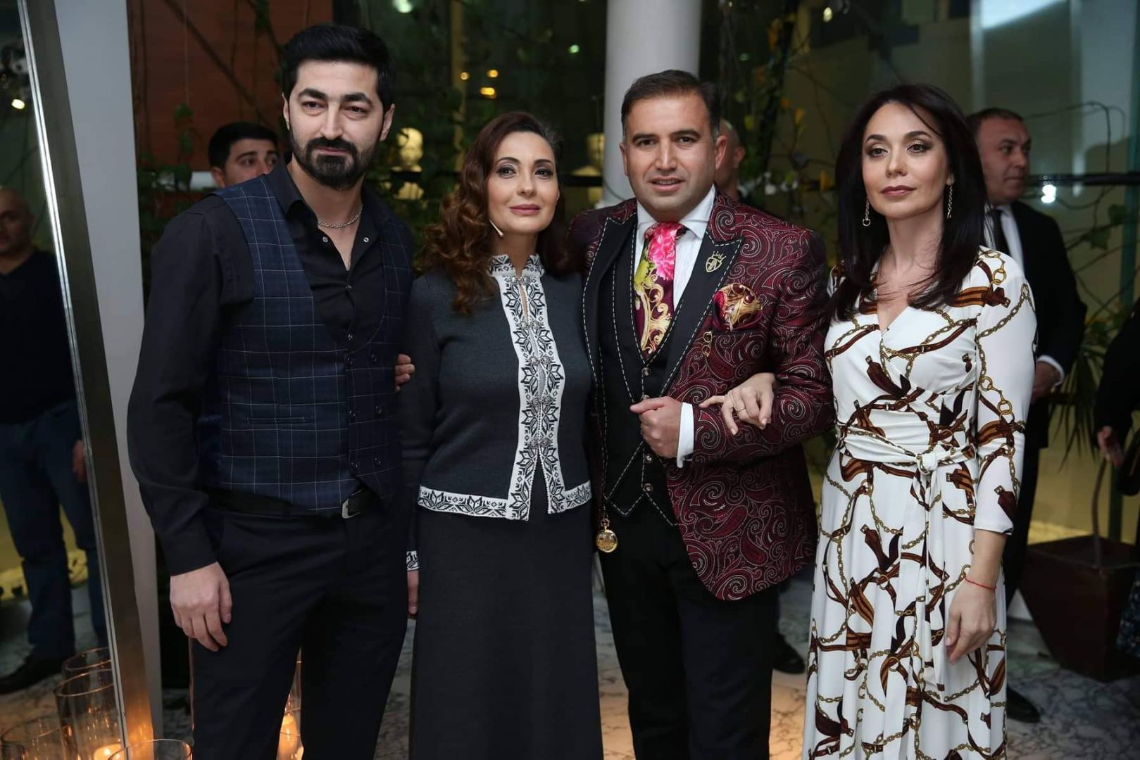 Гюльзар Гурбанова отмечает юбилей: Черно-белые клавиши пианино – такова и наша жизнь (ФОТО)